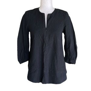 Pomander Place Tuckernuck Kieran Black Seersucker Puff Sleeve Zip Front Top - XS